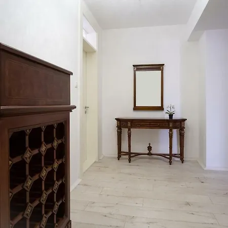 Kosa Apartmanhotel 3*